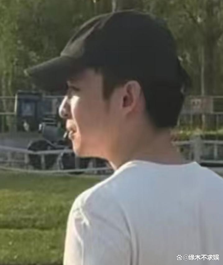 董子健5岁女儿大福被拍:手长脚长身材像孙怡,长得像爸爸!