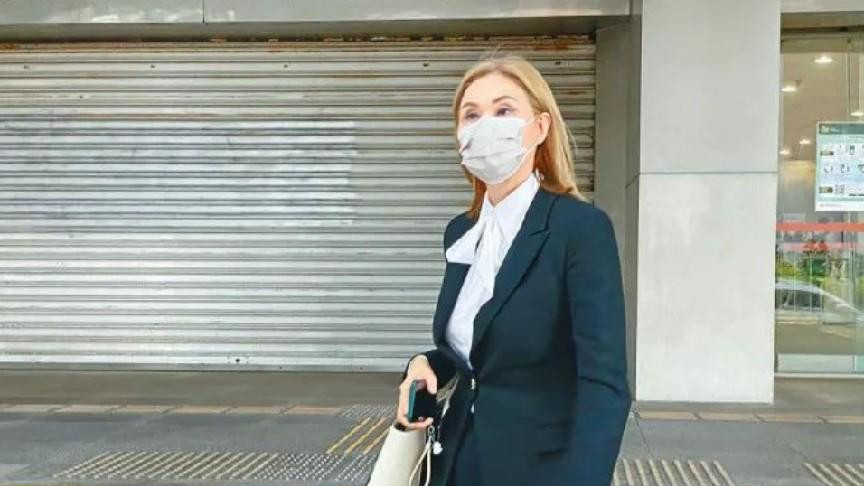 前港姐纵横商界三十年，一夜间从阔太沦为阶下囚