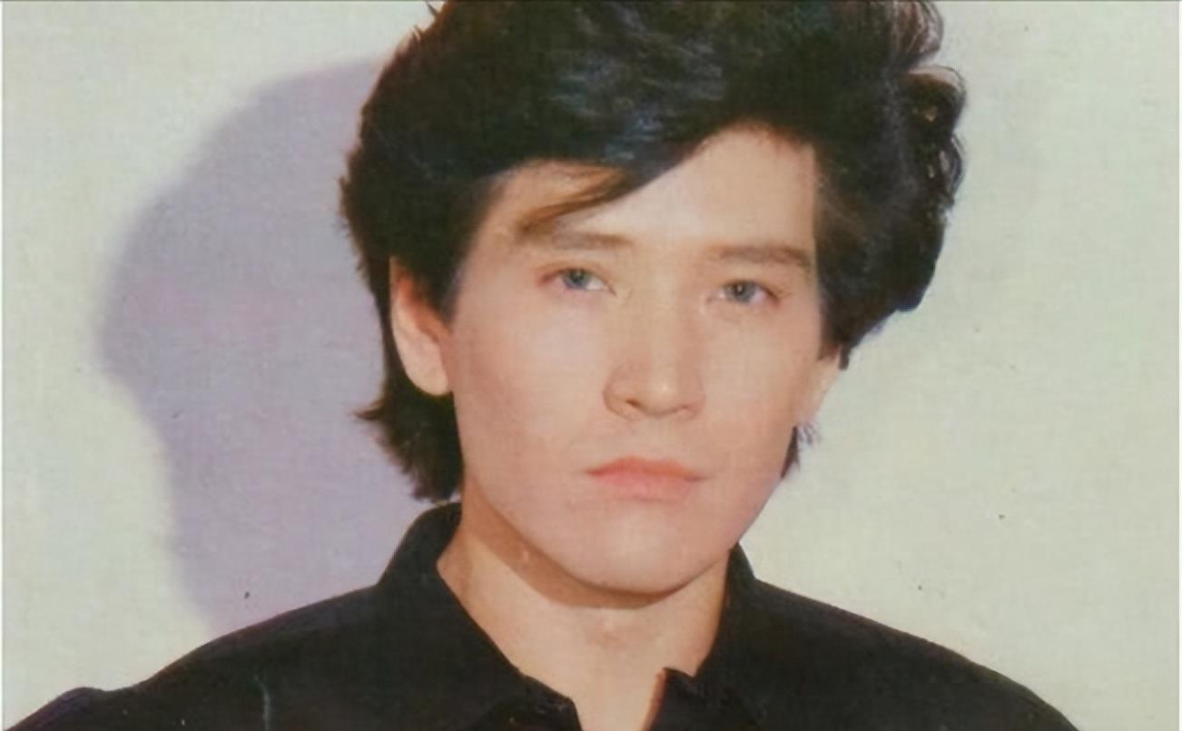 费翔|春晚“第一美男”,首次登台被封杀14年,年过60至今未婚!