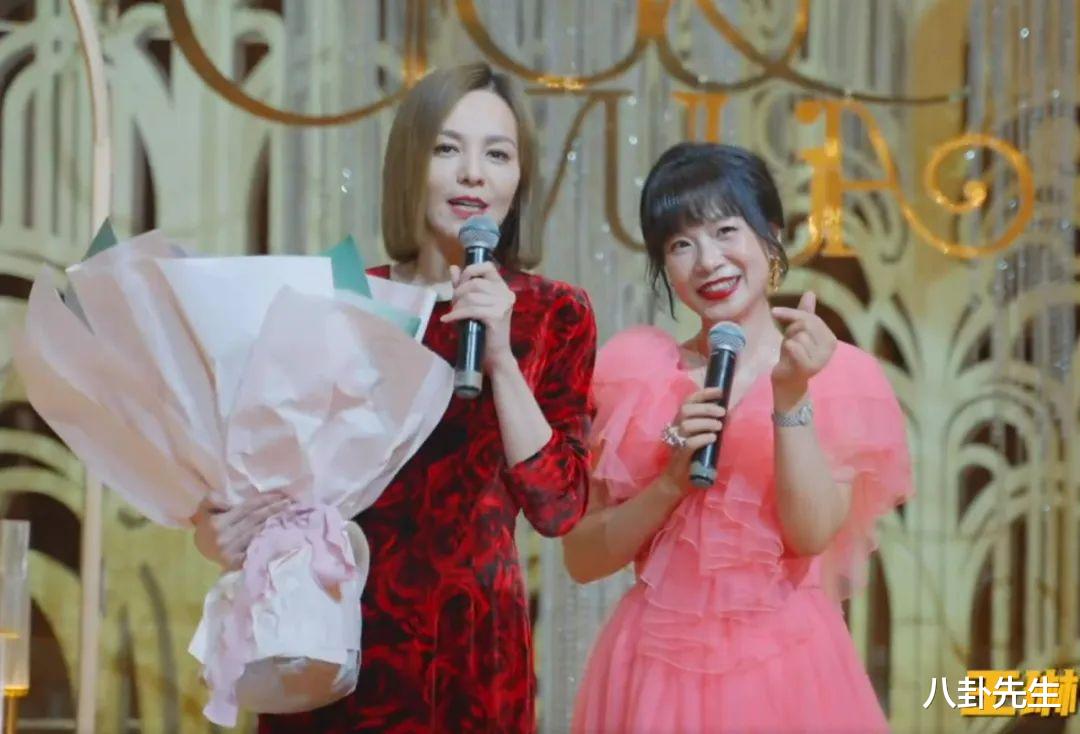 11位港星齐聚为内地网红庆生，3人受冷落，不仅站边角还没被提及