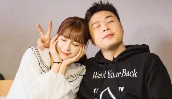丰满 杜海涛梦辰牵手逛街辟谣婚变!五官缩水认不出,与小孩互动疑拼娃