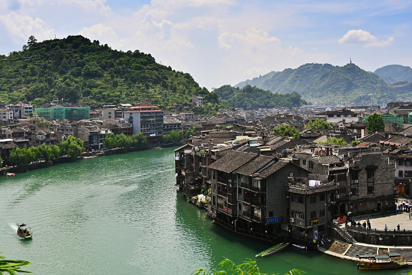 镇远|镇远不仅是个古老的城市，还是个充满野趣的，旅游胜地