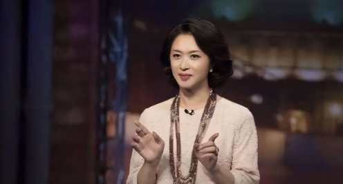 穿衣搭配|在一节目现场,朱丹问金星:“你到底是男是女?”直戳金星痛点!