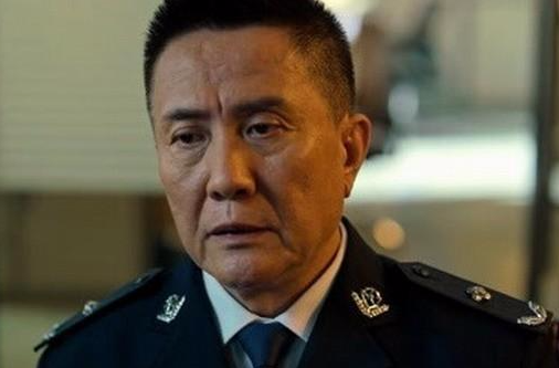 安长林|在《狂飙》中,同样是常务副局长,为何秦建国和安长林的警衔不一样?