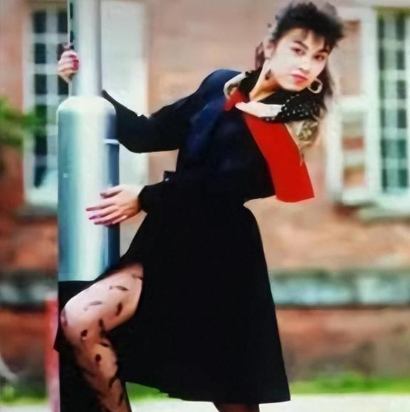 中国第一变性人张克莎:经历比金星还传奇,一生被5个男人宠爱