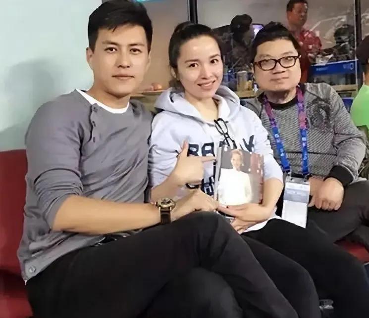 男神|曝叔圈男神不自爱，乱搞剧组夫妻，付费找外国妞，靳东无辜躺枪