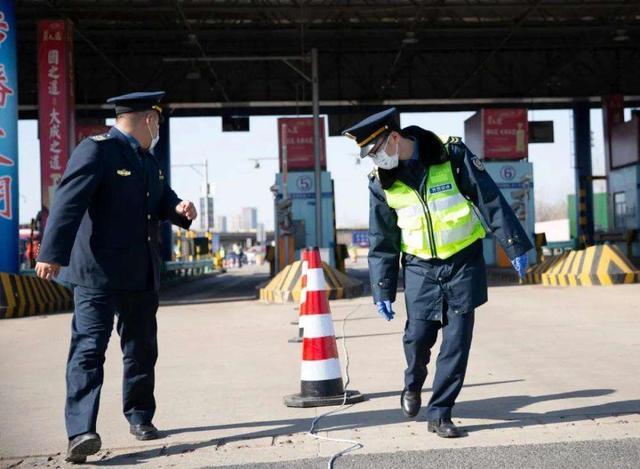 上万名老员工“一夜被裁”！35岁前，这3点道理越早明白越好！