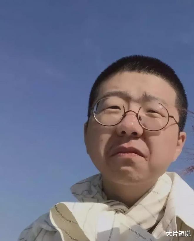 笑果文化|笑果文化的脱口秀演唱现场不让观众拿手机，脱口秀不是法外之地！