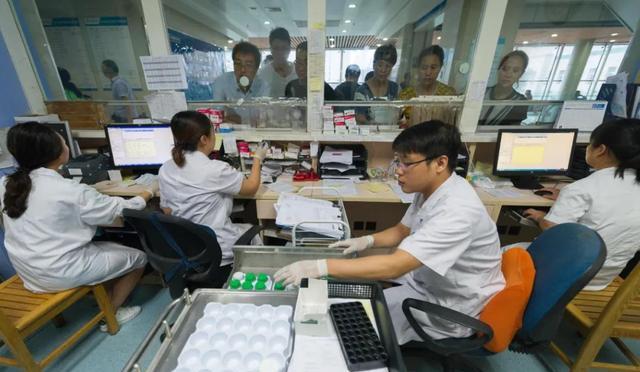 三级甲等医院|三甲医院招聘遇冷？多地出现无人报名的情况，过来人：关关难过