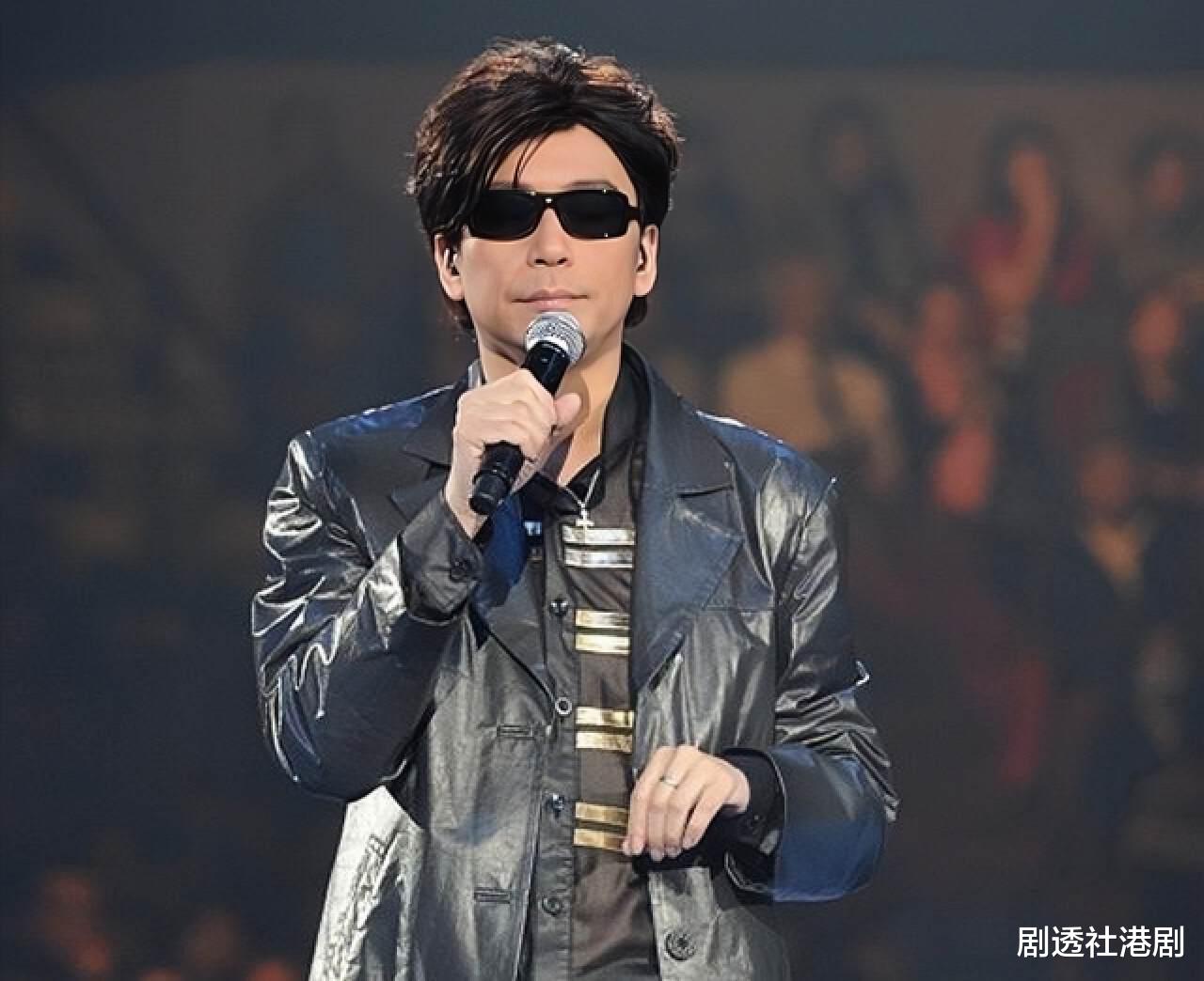 香港知名男星身材发胖到不敢认，曝前女友出轨，分手后立刻堕胎