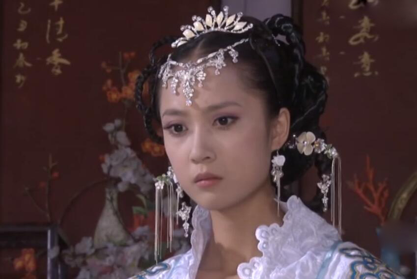 同脸同不命,这4对女星明明长了张相似的脸,却一个火一个“糊”