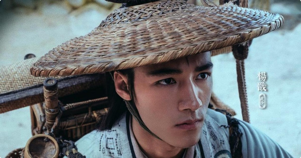 新《射雕》：顶着“发面馒头”的脸却演洪七公，谁的审美出了问题