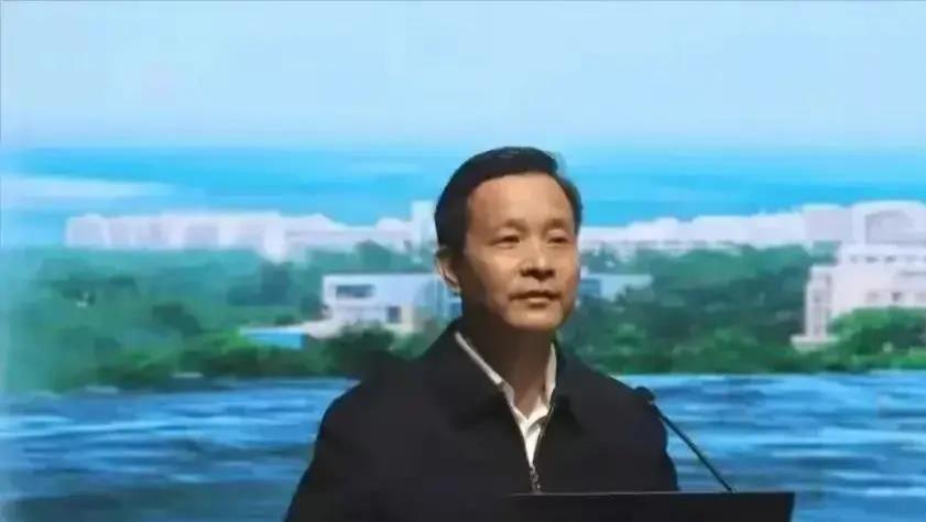 严查学校反腐，8月1日一周内，10名学校校长再次被查