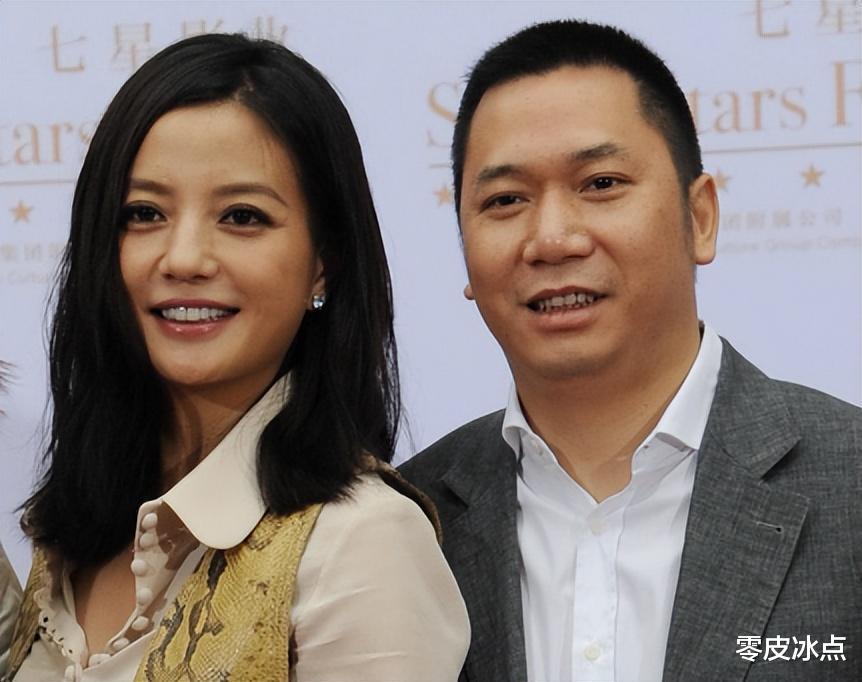 黄晓明新欢未婚却带娃，侧脸神似赵薇，网友：难怪杨颖死守抚养权