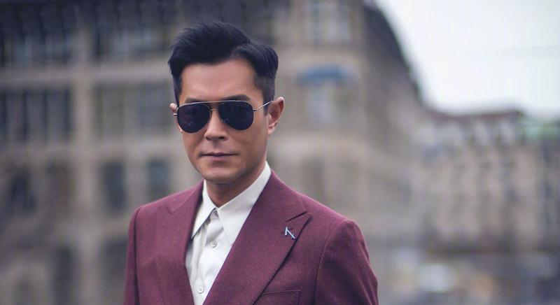 53岁古天乐，头发稀疏脸像“蜡像人”，身家过亿至今还未结婚生子