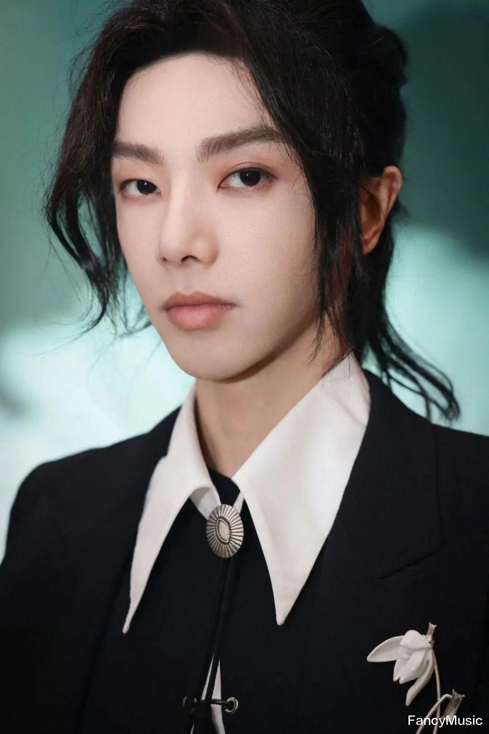 黄子韬的一场演唱会,狠狠地给娱乐圈“偶像派”歌手上了一课!