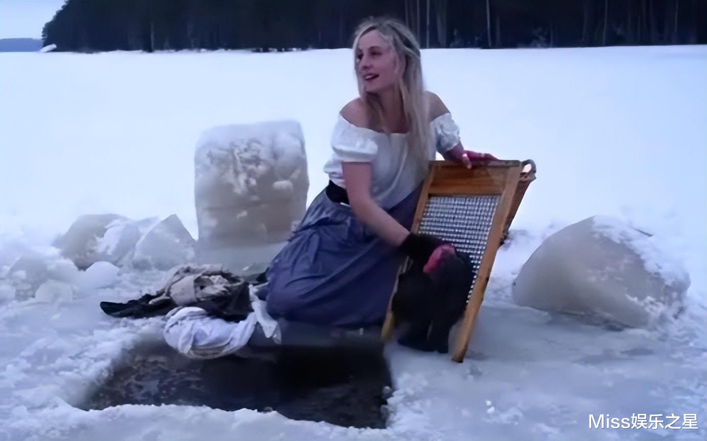 硬核网红美女隐居森林10年,在冰水中沐浴,被誉为北欧李子柒