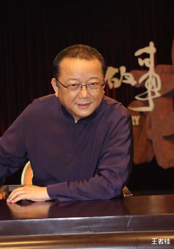 经历三次婚姻,老来得子的王刚本以为可以安度晚年,但如今的情况却让人感叹