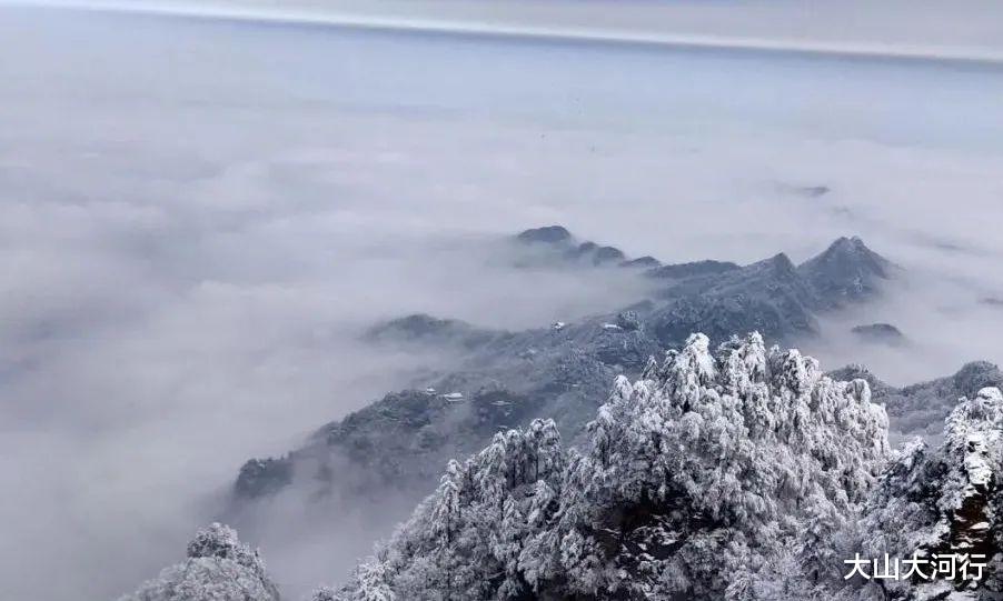 武当山|俯瞰群山，我看到了冬日里的武当山之美