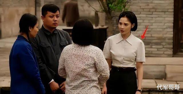 33岁的彭小苒,终于为自己的“整容”付出了代价