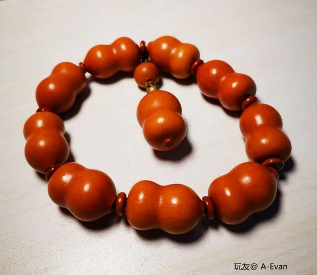 馋人!很多人看不上的小玩意儿,他一玩就是六七年,包浆红透