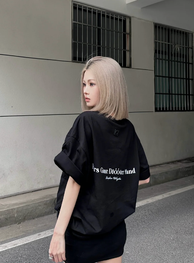 Lisa怎么大变样了？新发型丑到根本认不出