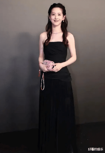 章泽天|章泽天现身戛纳晚宴!衣服太紧勒出赘肉,网友:差点认成陈都灵