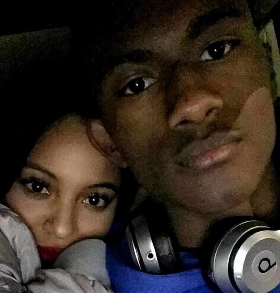 女歌手爱上外籍黑人与之远赴美国，被家暴打至肛裂，年近40无人敢娶