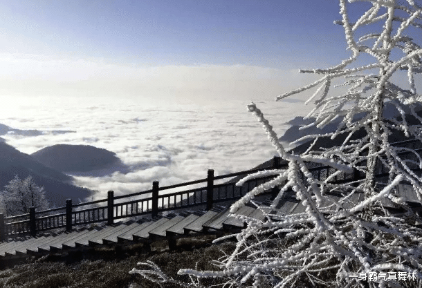 秦岭|7月旅游来秦岭，感受太白山一秒入冬，观看云翻雾绕的壮观云海