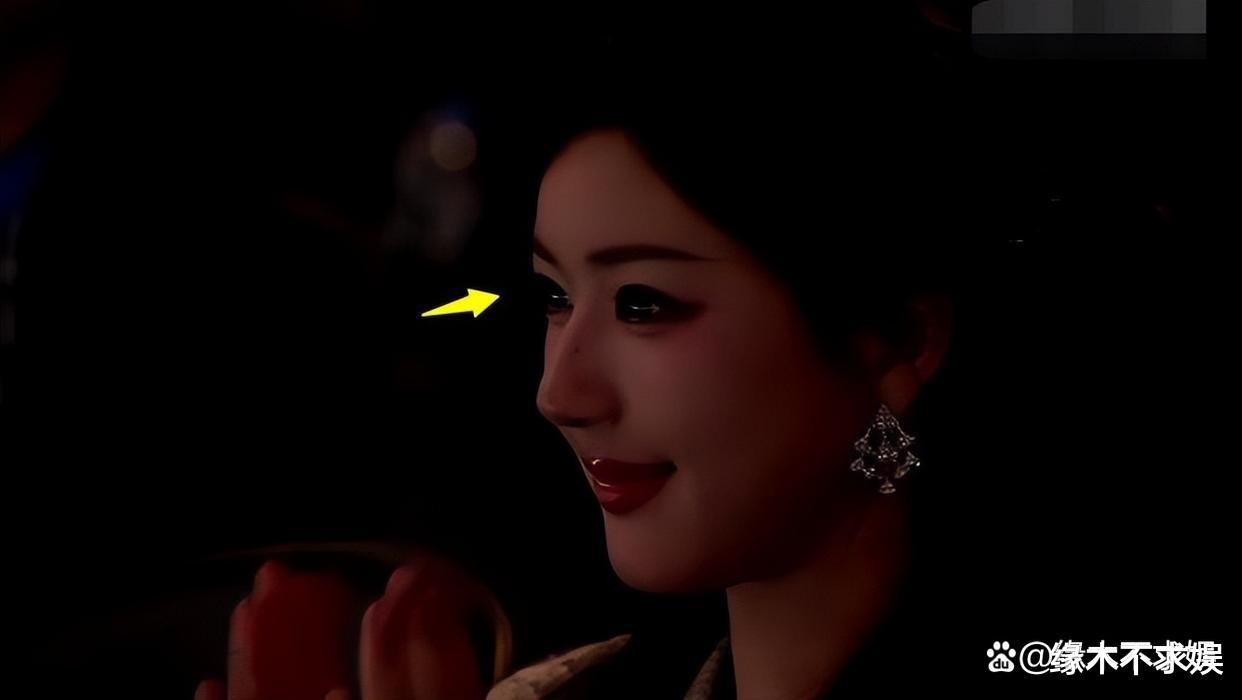 没放下？吴磊星光盛典多次偷瞄赵露思，眼神太酥，和看其他人不同