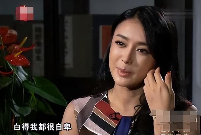 自撕人设的秦岚,把一手烂牌打成王炸