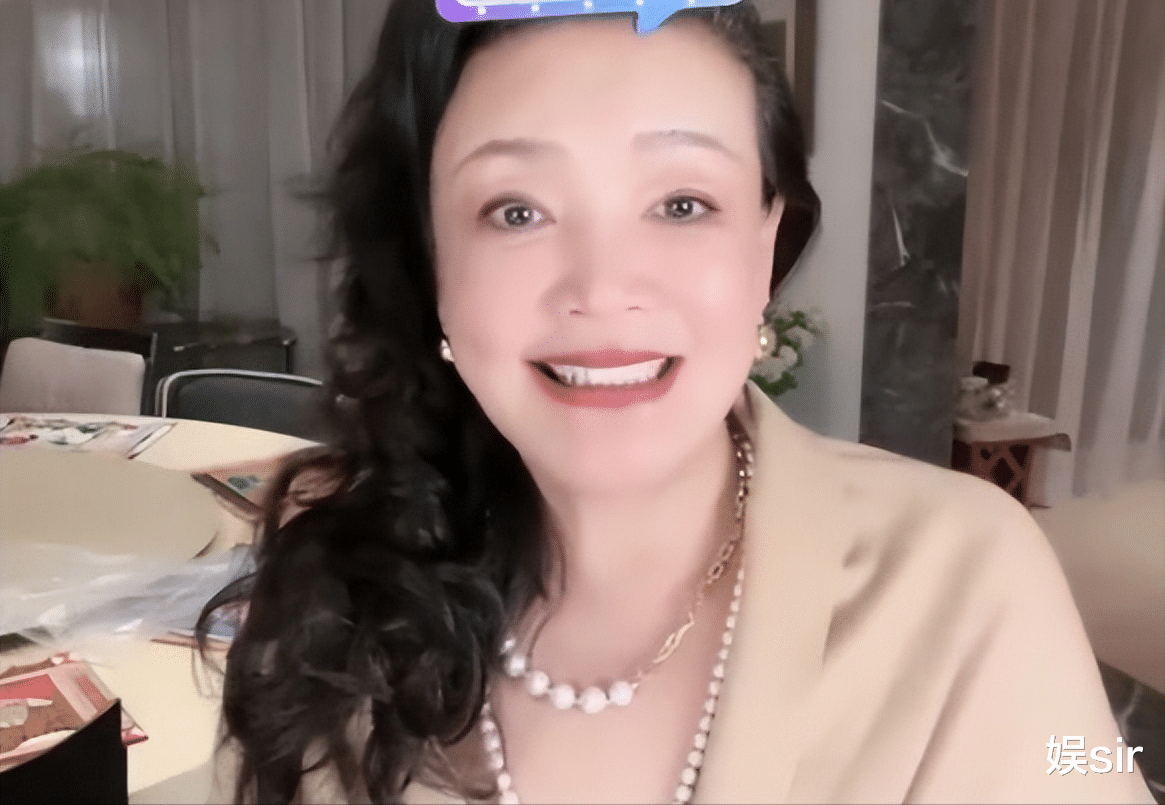 大S|3个瓜！曝大S怀孕胖20斤，84岁李双江疑为儿子出狱接风，骂声一片