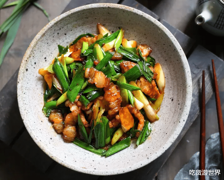 猪蹄|深秋要忌嘴,少吃柿子和螃蟹,多吃这4样,营养丰富,好吃又健康