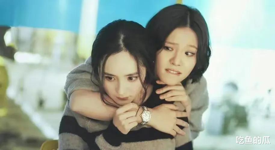 谢依霖喂宋亚轩吃糖,举动更是一言难尽,姐弟间边界感引热议