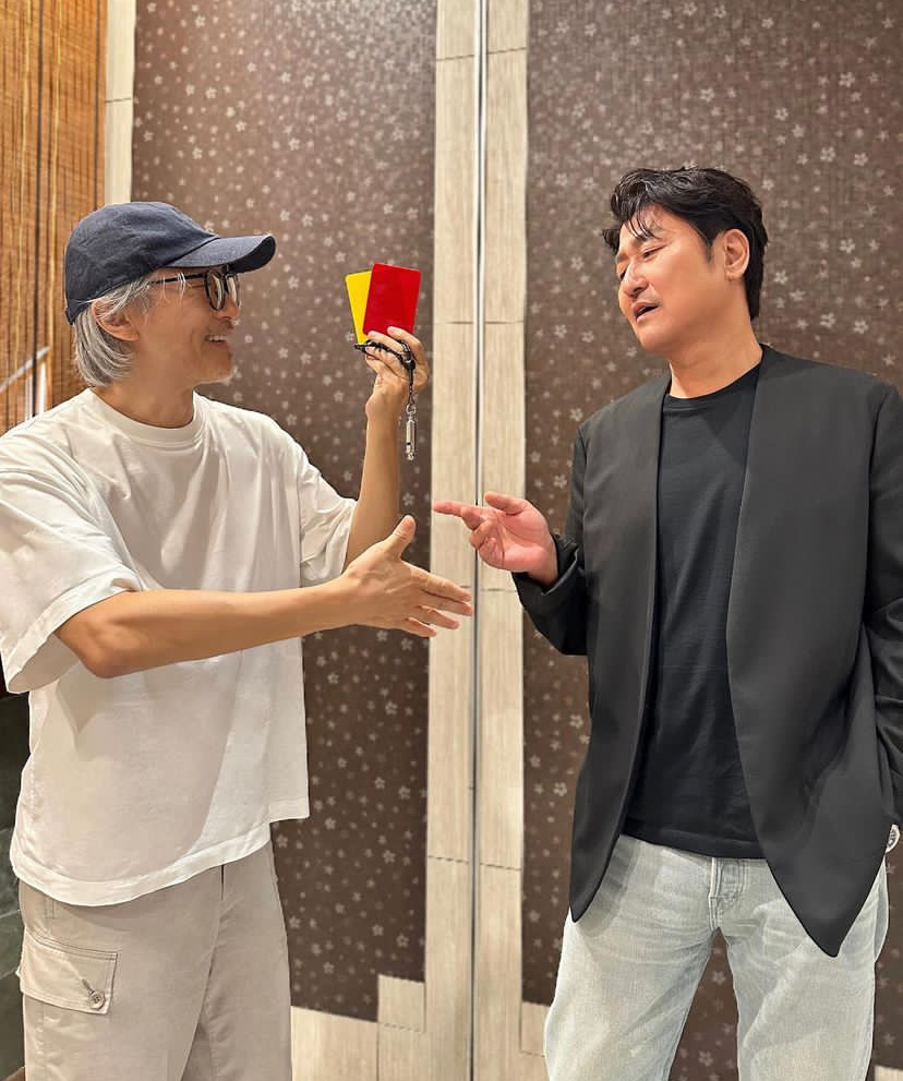 周星驰宣布喜讯，邀宋康昊演《少林女足》，态度谦逊自称“小弟”