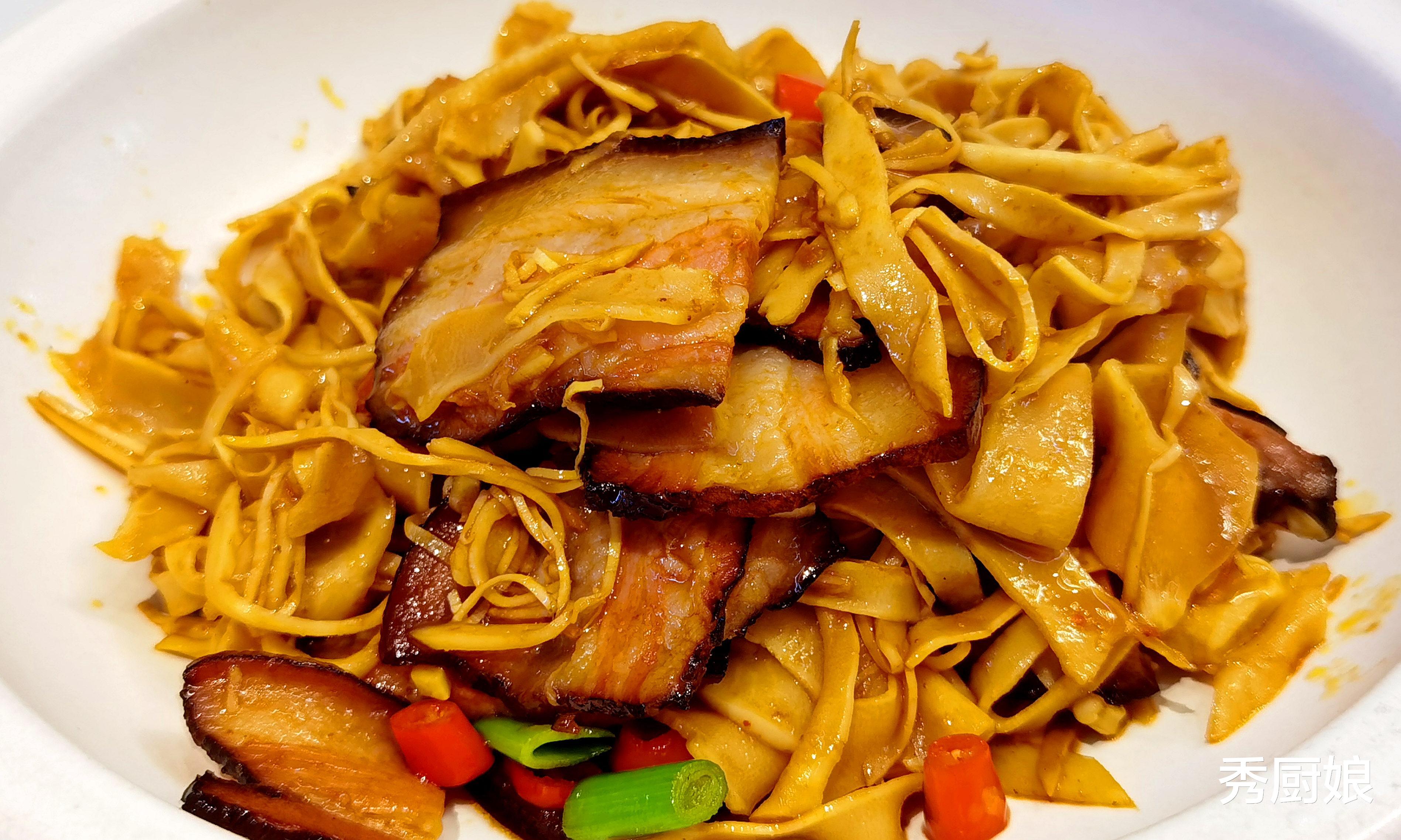 腊肉|腊肉应该蒸还是煮？原来以前都做错了，难怪腊肉又咸又硬，还不香