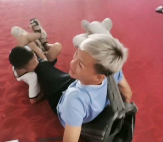 网红鹏大叔突患肝癌去世!月前喝酒时脸发青眼泛黄,灵堂照曝光