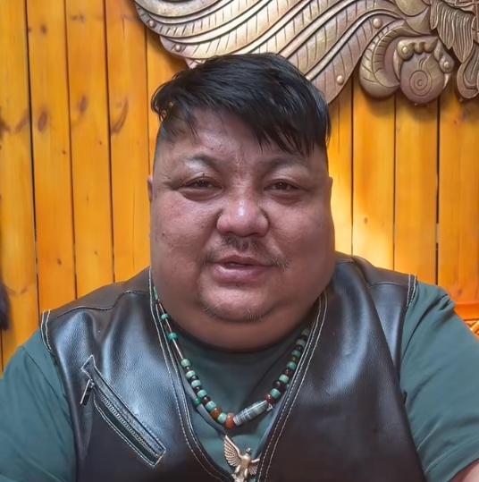 青菜|“羊亡爷”恩克不到半年吃110只羊,从不吃青菜,面色乌青疣扩散