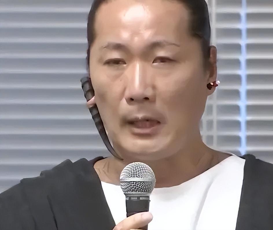 林志玲夫妇东京街头约会,志玲打扮如小仙女,背影消瘦看着像20岁