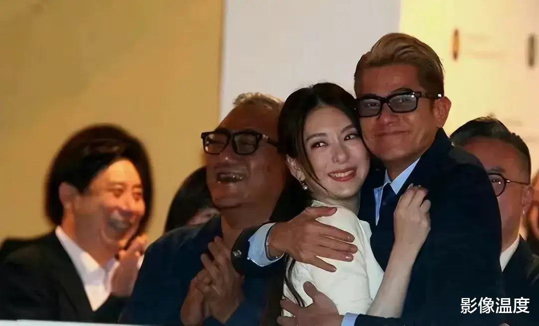 57岁郭富城赛马夺冠:获百万奖金与36岁妻子庆祝,59岁岳父现身引关注