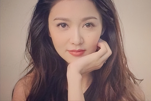 三四十岁还能演学生,只服这5位,不用装嫩,校服一穿灵气就来!