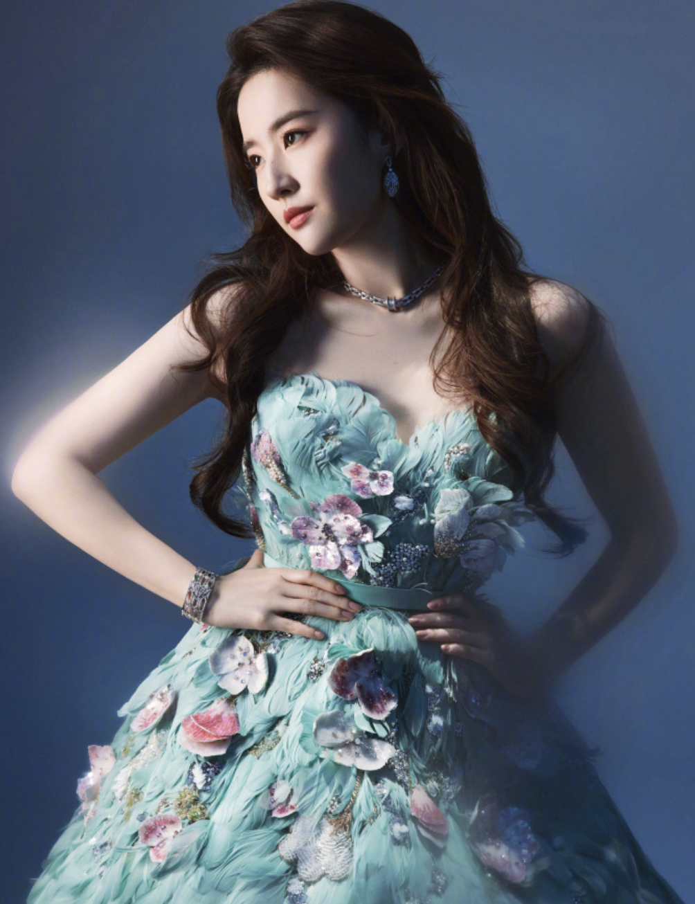 刘亦菲公主造型「惊为天人」,别人「强捧不红」,她演一部爆一部