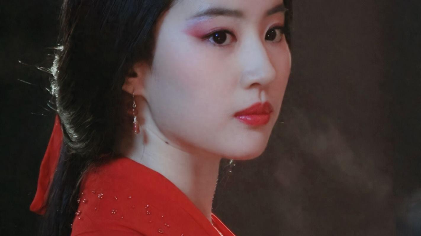 一觉醒来，娱乐圈爆出来三个大瓜