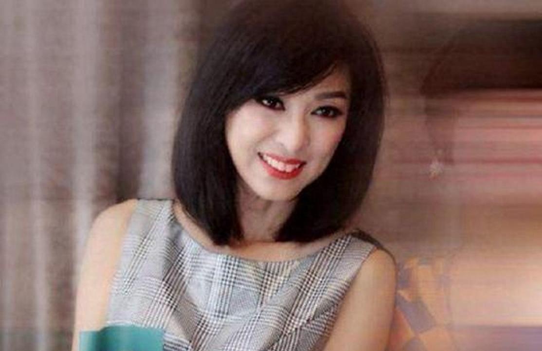 拈花又惹草?成龙邓丽君私生子真相浮出水面,起底成龙的风流史