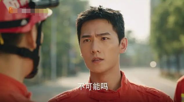 杨洋再登芭莎封面,时尚表现差遭吐槽,被指像给许沁抓米煮粥