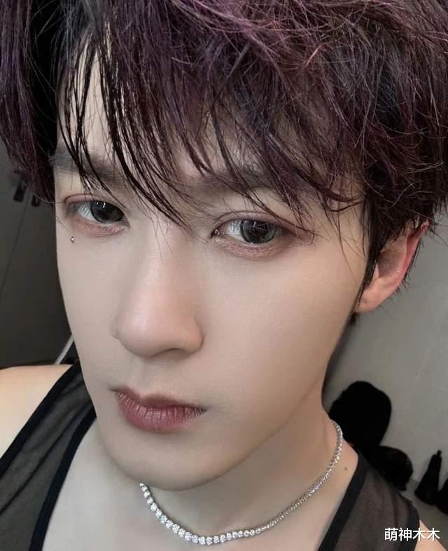 2024年首个名场面!檀健次晒精修图被杨迪原图直出打脸,场面尴尬