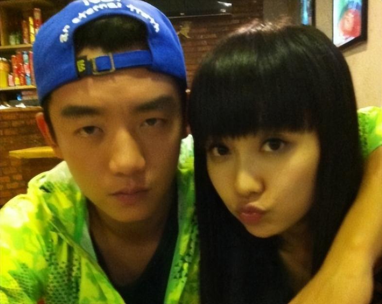 事实证明，被苗苗一家四口“吸血”的郑恺，已经走上了另一条大道