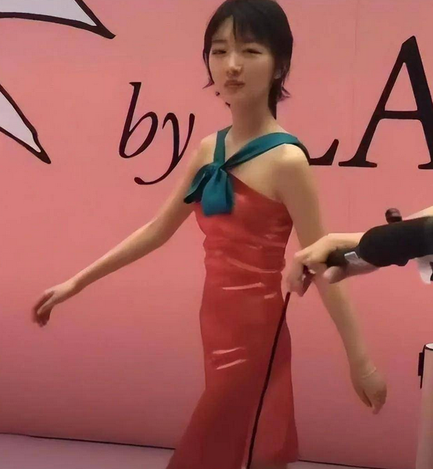 汪小菲|40岁贾玲暴瘦50斤,敲醒多少人:娱乐圈终究是瘦人的天下