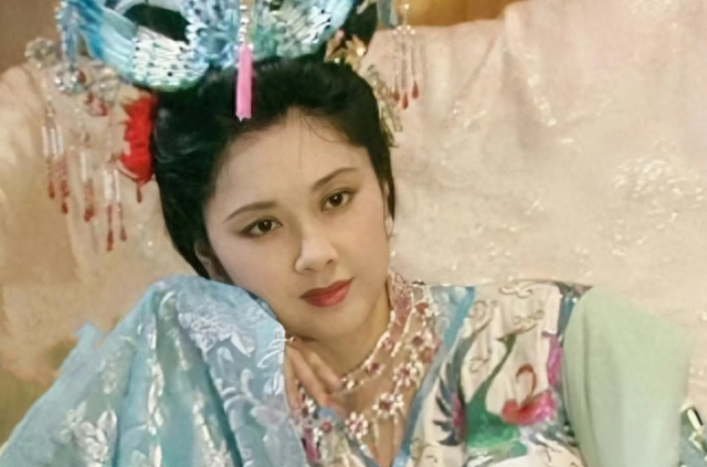 8位珠圆玉润的“中国式”美人，个个不瘦不柴，比白幼瘦耐看太多