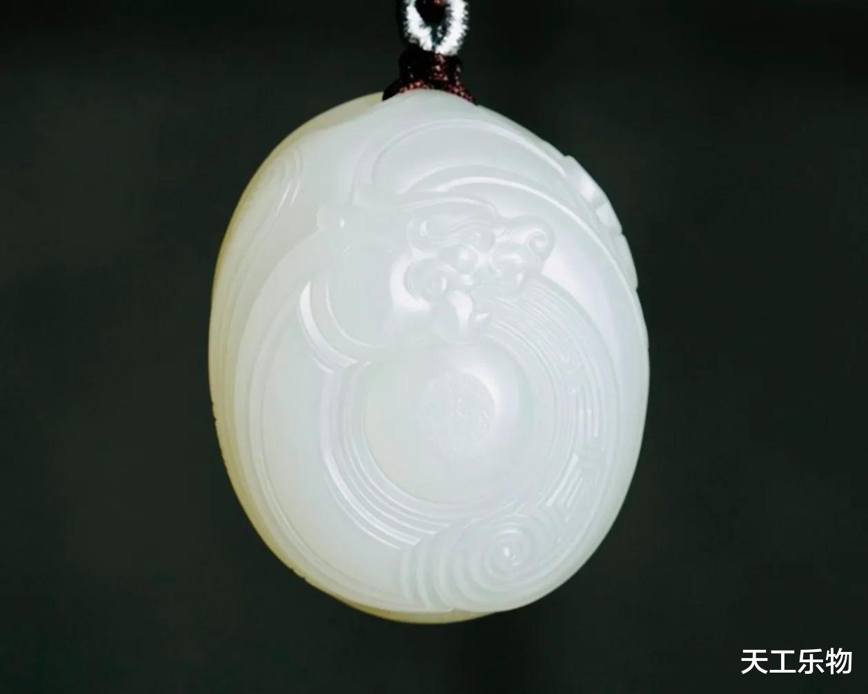 正白、闪青、闪灰！三种和田玉白玉哪种最好？